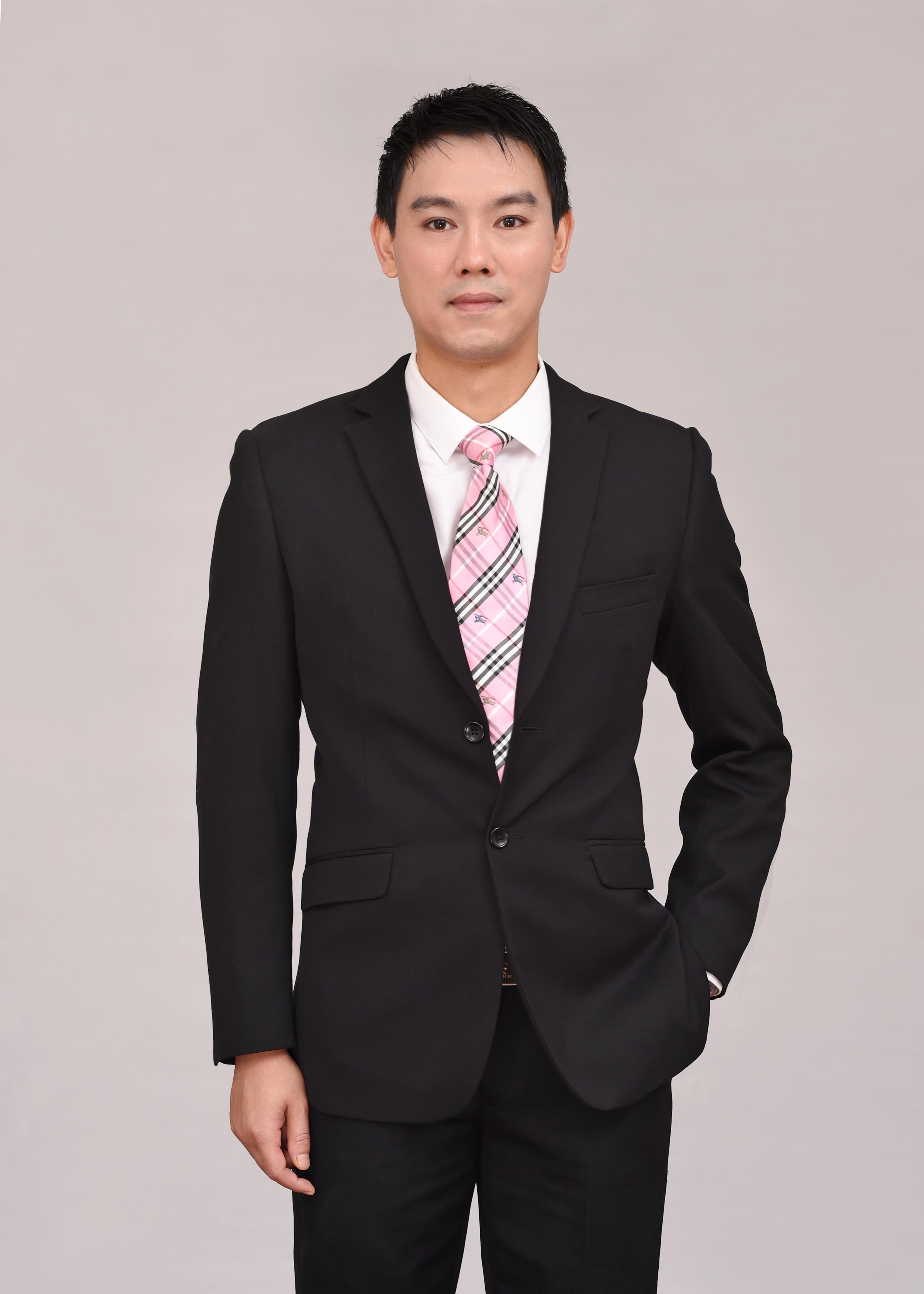 黄秀英灯光与摄影艺术负责人